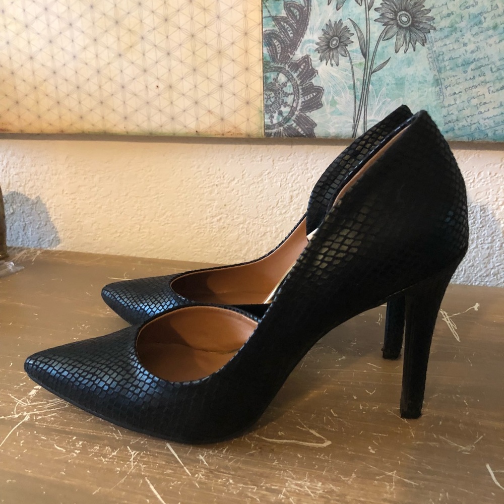 Black Heels - Picture 3 of 7